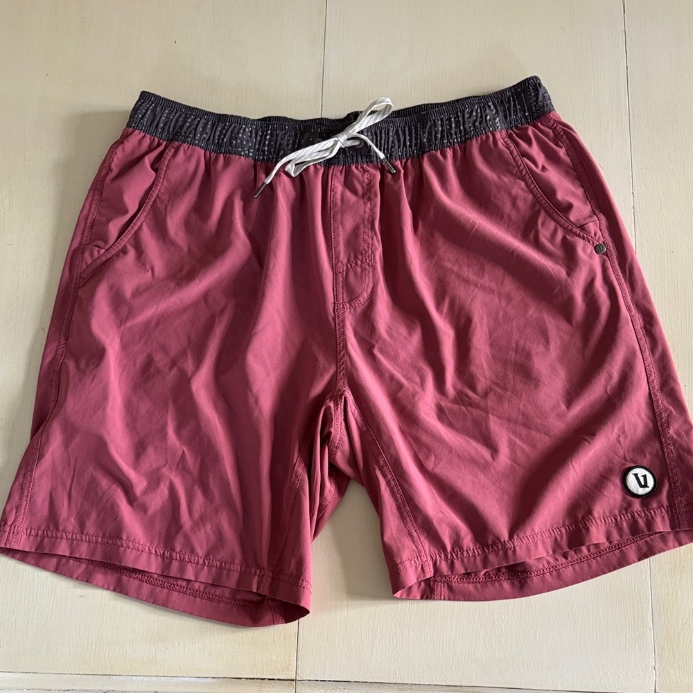 Vuori Shorts